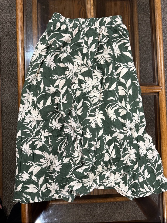 Abercrombie & Fitch Dresses & Skirts - Abercrombie and fitch Women’s Green Floral Midi Skirt - White Floral Print
